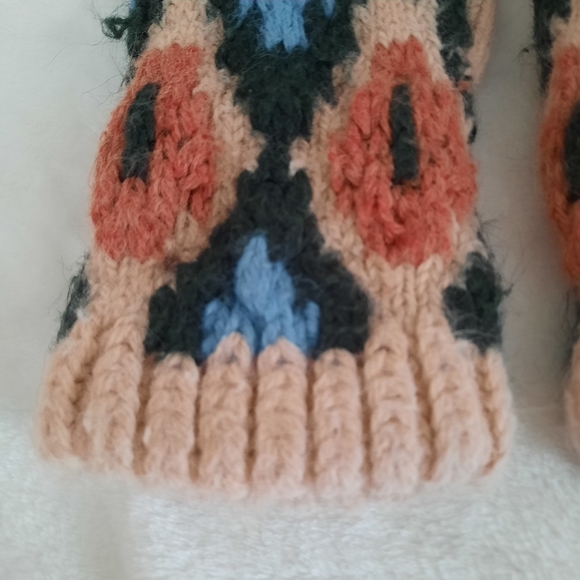 Wool blend multi-color fuzzy knit geometric pattern winter mittens - Picture 5 of 10